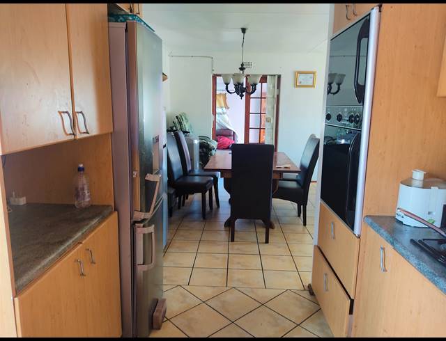 4 BEDROOM HOUSE FOR SALE IN SUMMER GREENS
